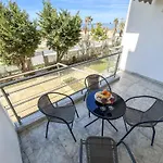 Golden Tide C21 Апартаменты