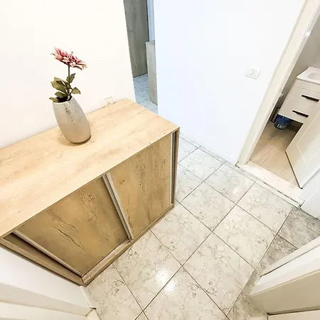 Golden Tide C21 Apartment Durres