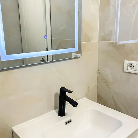 Golden Tide C21 Apartment *
