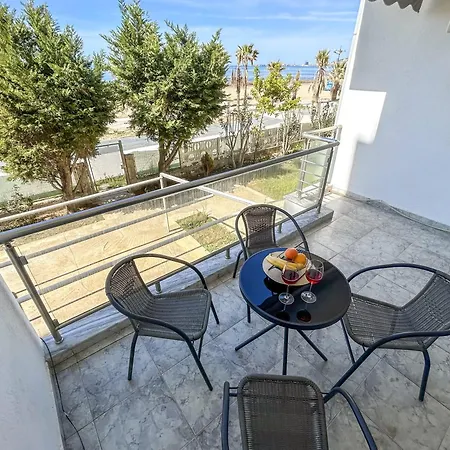 Golden Tide C21 Apartment