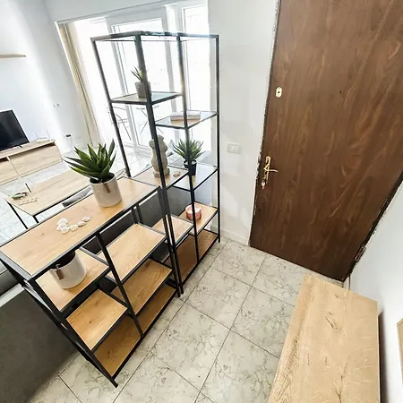 Golden Tide C21 Apartment