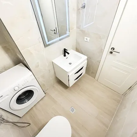 Golden Tide C21 Apartment *