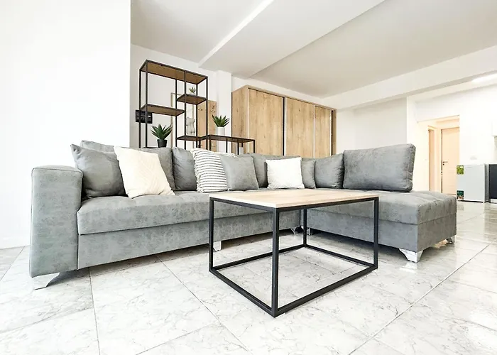 Golden Tide C21 * Durrës