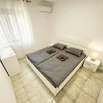 Golden Tide C21 * Durres