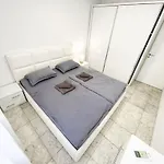 Golden Tide C21 Apartment
