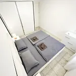 Golden Tide C21 Apartment *