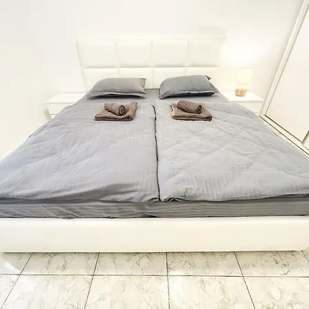 Golden Tide C21 Apartman Durrës