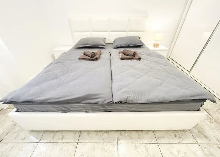 Golden Tide C21 Apartman Durrës