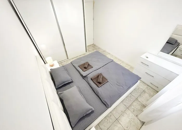 Golden Tide C21 Apartman *